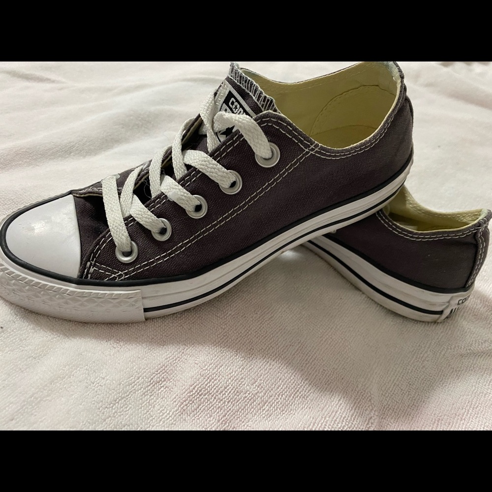 Converse grayish